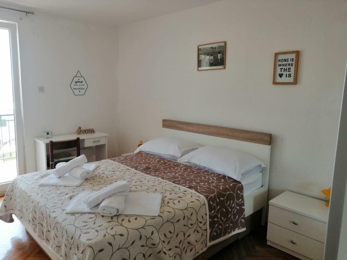Apartmani Gareljic Podgora Habitación foto